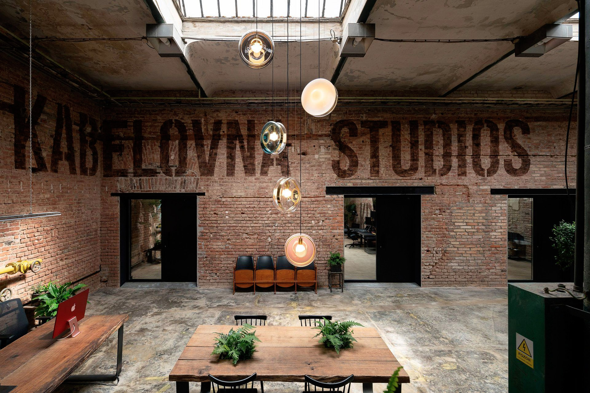 EQUE showroom in Prague